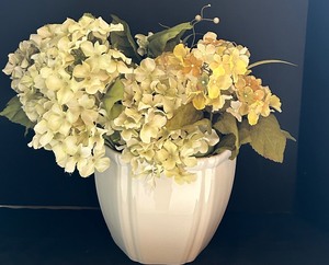 lot 96 image: Pretty Potted Faux Florals