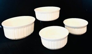 lot 81 image: White Corning Ware Oven Safe Bakeware