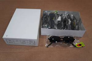 lot 88 image: NEW Chaos Beauty Sunglasses