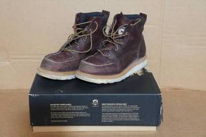 lot 4 image: Irish Setter Ashby Mens 6 Work Boots Style 83605 - Size 10