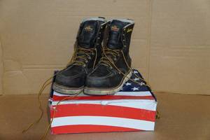 lot 11 image: Thorogood Mens 8 Briar Pitstop 1957 Series Work Boots - Size 9.5