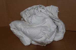 lot 30 image: King Duvet Down Feather Insert