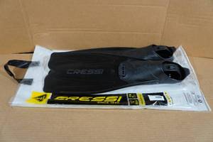 lot 102 image: Cressi Rondinella Snorkel Fins - 10-11, 45-46