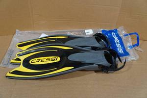 lot 105 image: Cressi Frog Plus Adult Open Heel Scuba Diving Fins - ML