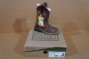 lot 139 image: Smoky Mountain Boots - Kids Size 9