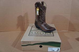 lot 140 image: Smoky Mountain Boots - Youth Size 8