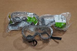 lot 197 image: 3 Safety Goggles