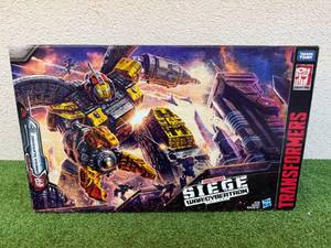 lot 10 image: Transformers Omega Supreme WFC-S29