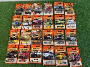lot 33 image: 24 Matchbox Vehicles