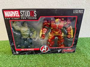 lot 41 image: Marvel Legends Hunk & Hulkbuster