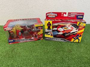 lot 96 image: Power Rangers Wild Force Red Lion & Delta Runner Zord and Blue Ranger