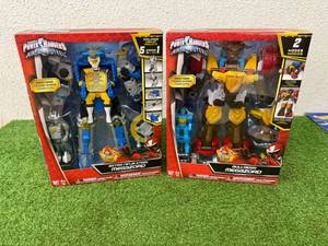 lot 121 image: Power Rangers Megazords Astro Ninja Steel & Bullrider