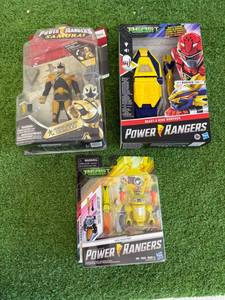 lot 127 image: Power Rangers - Beast-X King Morpher, Switch & Jack Beastbot