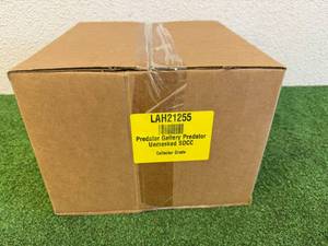 lot 138 image: Predator Gallery Predator Unmasked SDCC Collector Grade Factory Sealed Box