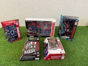 lot 144 image: Transformers