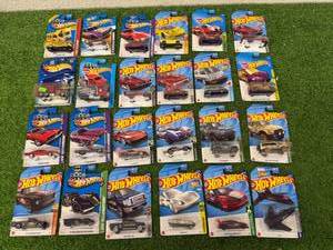lot 191 image: 24 Hot Wheels