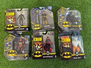 lot 205 image: Batman Figures