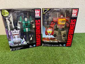 lot 283 image: Transformers Titans Return