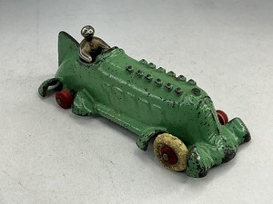 lot 21 image: A.C. Williams Cast Iron Piston Toy Race Car - Green