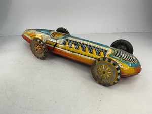 lot 33 image: MARX Tin Litho Wind up Toy Race Car