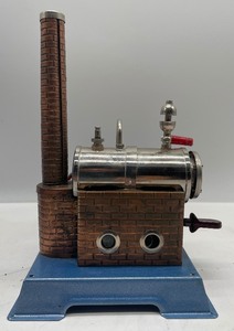 lot 12 image: Vintage Wilesco D6 Steam Engine in Original Box