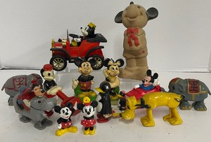 lot 39 image: Vintage Marx Toys Ramp Walkers Lot Disney Toys Pluto, Mikey Mouse, Elephants Goofy on Hippo