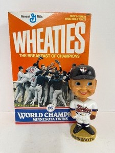 lot 42 image: 1974 MInnesota Twins Original Bobblehead 1974 OriginalNodder Danny Goodman Concessions