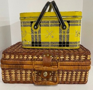 lot 53 image: Two Vintage Picnic Baskets Tin Plaid and Wicker