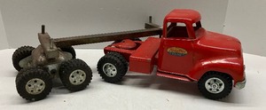 lot 3 image: Vintage Pressed Steel Tonka Semi Truck and Trailer
