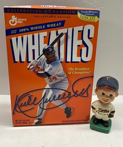 lot 24 image: Vintage 1960s Green Square Minnesota Twins Baseball Bobblehead and Wheaties Box