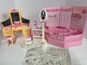 lot 29 image: 1987 Mattel Barbie Sweet Roses Bath Set, Bathroom Accessories and 1985 Barbie Glow Vanity