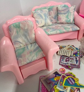 lot 58 image: Mattel Barbie 1987 Sweet Roses Couch and Chair, 1987 Blinking Beauty Horse, Ribbon and Roses Bed