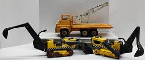 lot 101 image: Tonka Turbine Crane Boom Flatbed Truck and Tonka Trencher Backhoe Loader 1970s