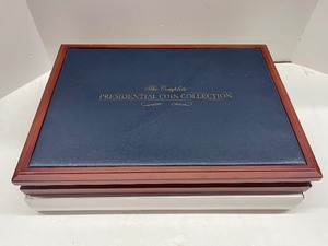 lot 88 image: The Franklin Mint Presidential Coin Collection Wood Case Lot of Two