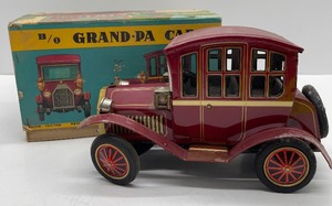 lot 91 image: Vintage Rosko Battery Operated Grand-Pa Tin Toy Car1950s-60s made in Japan #1440