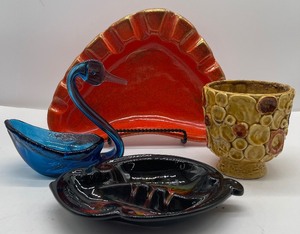 lot 97 image: Vintage Retro Decor Lot Ashtrays Planter Cobalt Blue Glass Swan