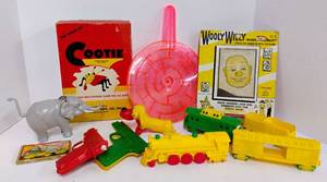 lot 144 image: Vintage Toy Lot Cooties Game 1940s and More