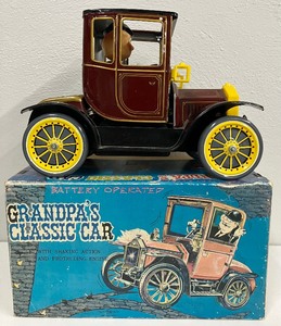 lot 111 image: Vintage Battery Operated Grandpas Classic Car with Box
