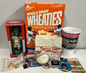 lot 118 image: Minnesota Twin and Kirby Puckett Collectors Items Bobblehead, Rings, Players Cards