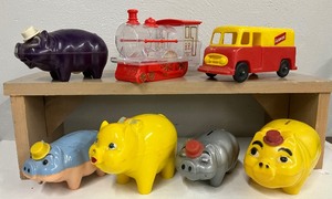 lot 121 image: Lot of Vintage Plastic Piggy Banks 4 Piggy Banks Westland Tipping Hat