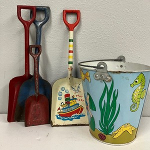 lot 145 image: Vintage Ohio Art Tin Litho Sand Pail Beach Pail and Shovels