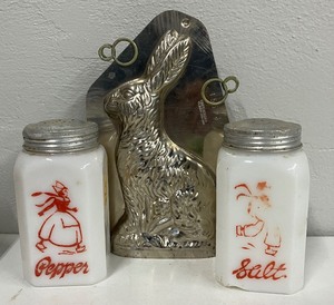 lot 191 image: Vintage Hazel Atlas Milk Glass Salt and Pepper Shaker Set Skating Dutch and Antique Rabbit Tin Mold