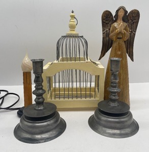 lot 170 image: Angel and Candlesticks Decor Lot