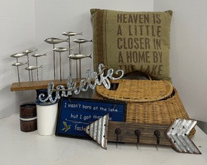 lot 180 image: Lake and Fishing Decor Items