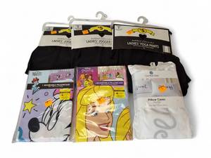 lot 72 image: Bobbie Brooks Ladies Yoga pants & 3 Pillow Case covers