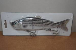 lot 18 image: 10 Jointed Musky Torpedo Killer Lure