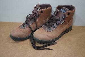 lot 39 image: Vasque Mens Sundowner GTX Hiking Boots - Size 11.5