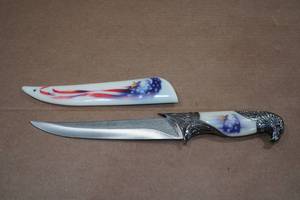 lot 69 image: American Flag Eagle Themed Hunting Knife