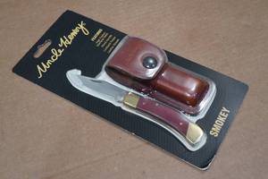 lot 70 image: Uncle Henry Smokey Hunting Knife