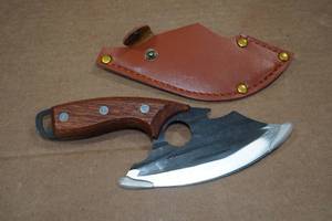 lot 72 image: Rolled Carbon Steel Finger Hole Hunting Knife